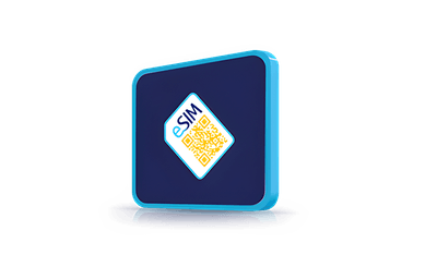 3D ikona modrega okvirja s prikazano digitalno eSIM kartico in QR kodo na svetli podlagi, ki simbolizira sodobno naročniško tehnologijo.